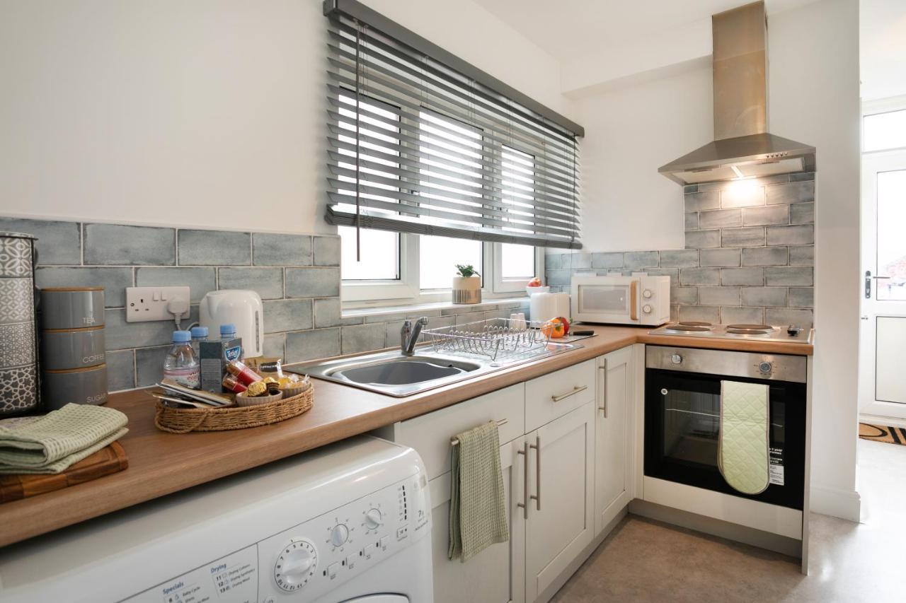 Near Hospital, Netflix, Sleeps Up To 3, Fast Wi-Fi Apartment Lincoln Bagian luar foto